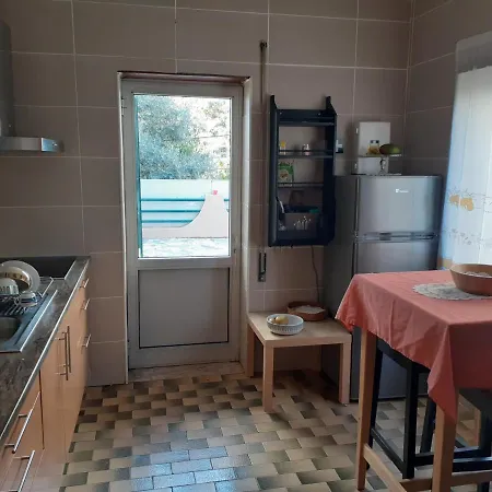 Daire Andar Moradia Com Terraco E Patio. Braga